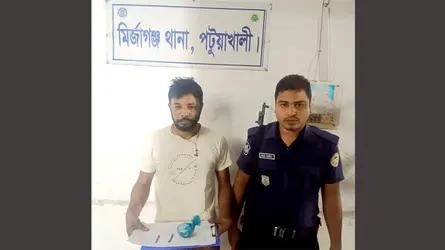 মির্জাগঞ্জে ইয়াবাসহ মাদককারবারি আটক