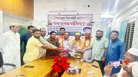মির্জাগঞ্জে ৩ শিক্ষা প্রতিষ্ঠানের প্রধানকে সংবর্ধনা
