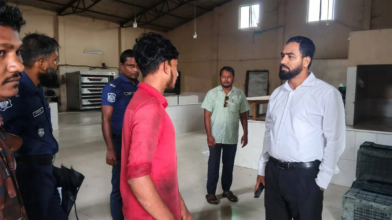 মির্জাগঞ্জে দুই বেকারিতে ভ্রাম্যমাণ আদালতের অভিযান : অর্থদণ্ড