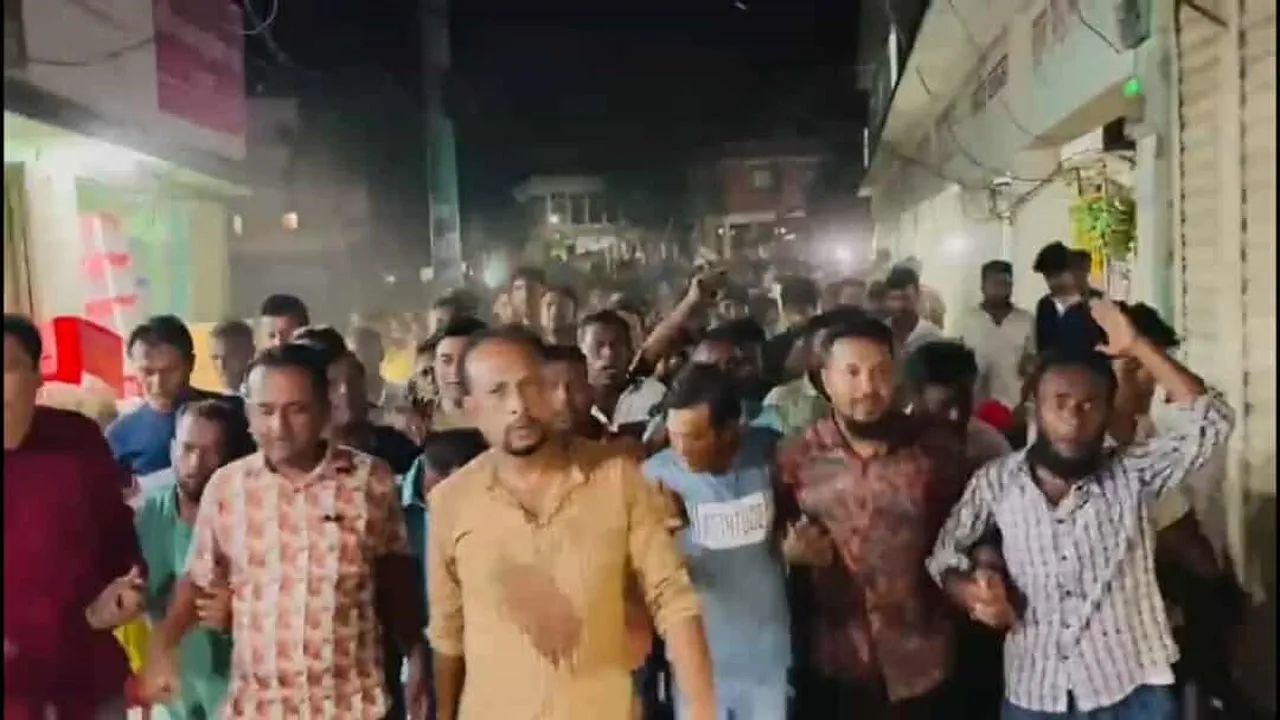 সাবেক রাষ্ট্রপতি হামিদের দেশত্যাগে মিঠামইনে বিক্ষোভ