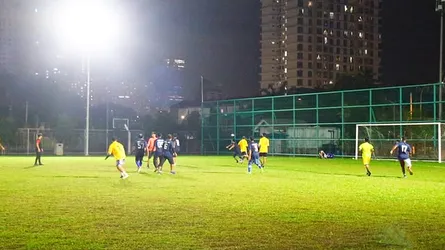 স্টেডিয়াম ভাড়া করে খেলাধুলায় যুক্ত হচ্ছেন মালয়েশিয়ান প্রবাসীরা