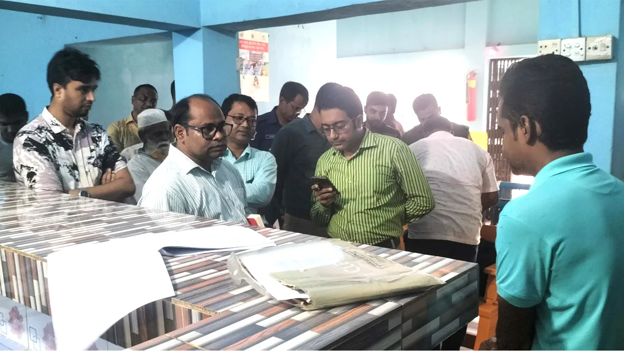 ভূরুঙ্গামারীতে লাইসেন্স নবায়ন না করায় ২ ডায়াগনস্টিক সেন্টার সিলগালা