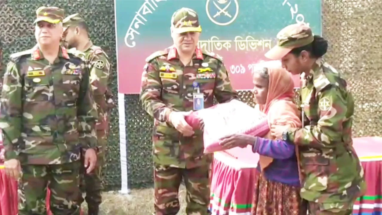 মধুপুরে শীতার্তদের মাঝে সেনাবাহিনীর শীতবস্ত্র বিতরণ