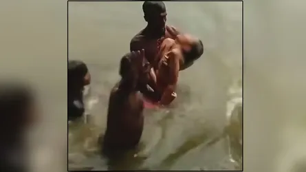 মহাদেবপুরে দিঘিতে গোসল করতে নেমে স্কুলছাত্রের মৃত্যু