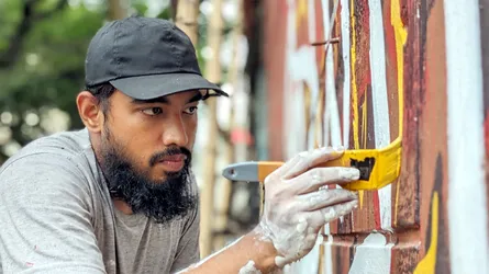 কিছু মিডিয়া অভ্যুত্থানের গ্রাফিতি সামনে আনলেও শিল্পীকে আড়াল করেছে