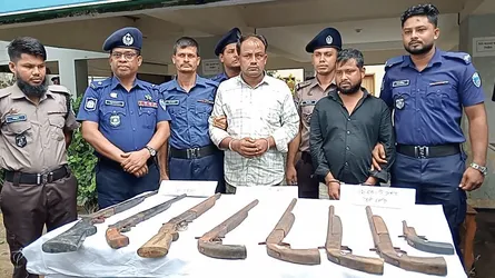 মহেশখালীতে অস্ত্রসহ আটক ২
