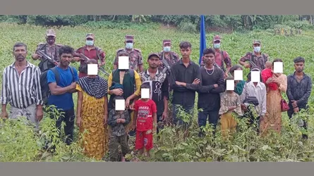 মহেশপুর সীমান্তে ১৫ বাংলদেশীকে হস্তান্তর করল বিএসএফ