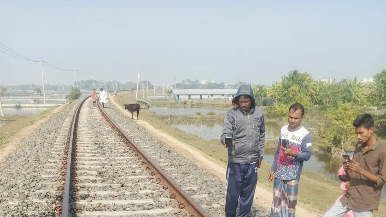 মোংলায় ট্রেনের নিচে চাপা পড়ে নারীর মৃত্যু