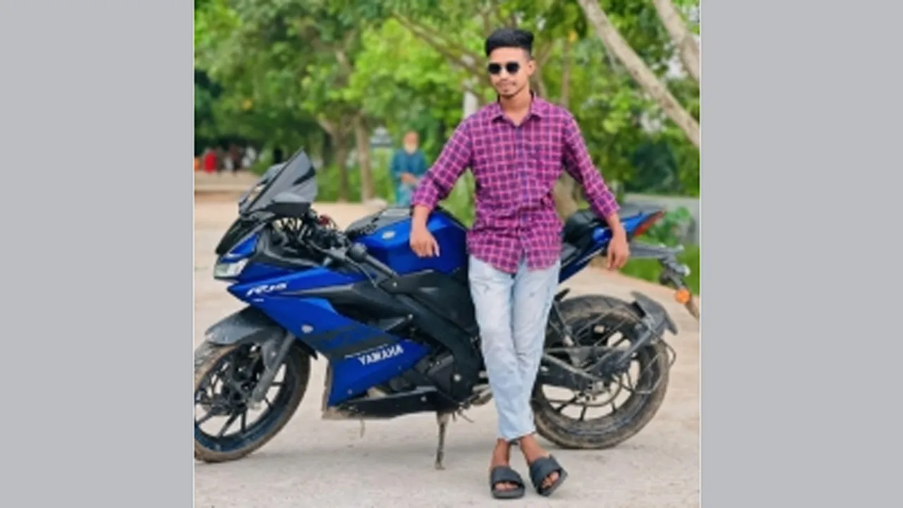 বগুড়ায় ট্রেনের ধাক্কায় কলেজছাত্র নিহত