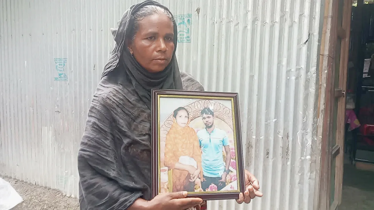 মাথা গোঁজার ঠাঁই চান সাদুল্লাপুরের জুলাই শহীদ নাজমুলের মা