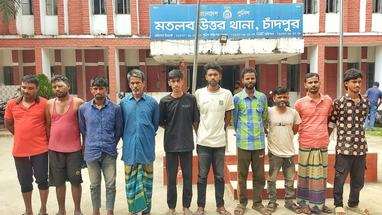 মতলব উত্তরে পুলিশের মাদকবিরোধী অভিযানে গ্রেফতার ১০
