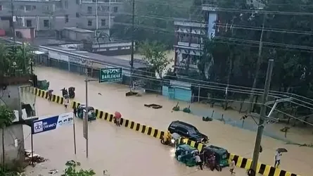 মৌলভীবাজারে ভারী বর্ষণে বন্যার আশঙ্কা, জনজীবন বিপর্যস্ত