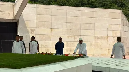 জিয়াউর রহমান ও খালেদা জিয়ার কবরে নবনির্বাচিত রাষ্ট্রপতির শ্রদ্ধা