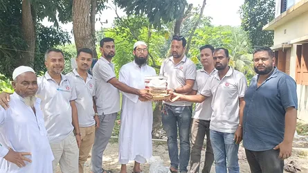 মুকসুদপুরে মাদ্রাসা শিক্ষার্থীদের মাঝে কোরআন বিতরণ