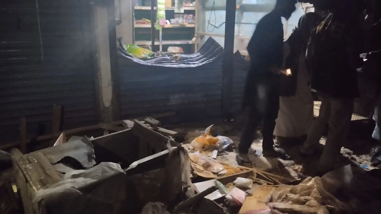 মুক্তাগাছায় ২ পক্ষের ধাওয়া-পাল্টা ধাওয়ায় ৫ পুলিশসহ আহত ১৫