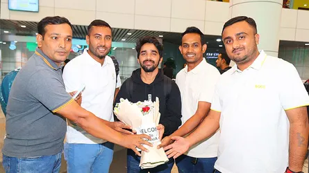 মালয়েশিয়ায় পৌঁছেছেন মুমিনুল হক, যোগ দেবেন বিডি এক্সপার্ট ক্রিকেট চ্যাম্পিয়নশিপে