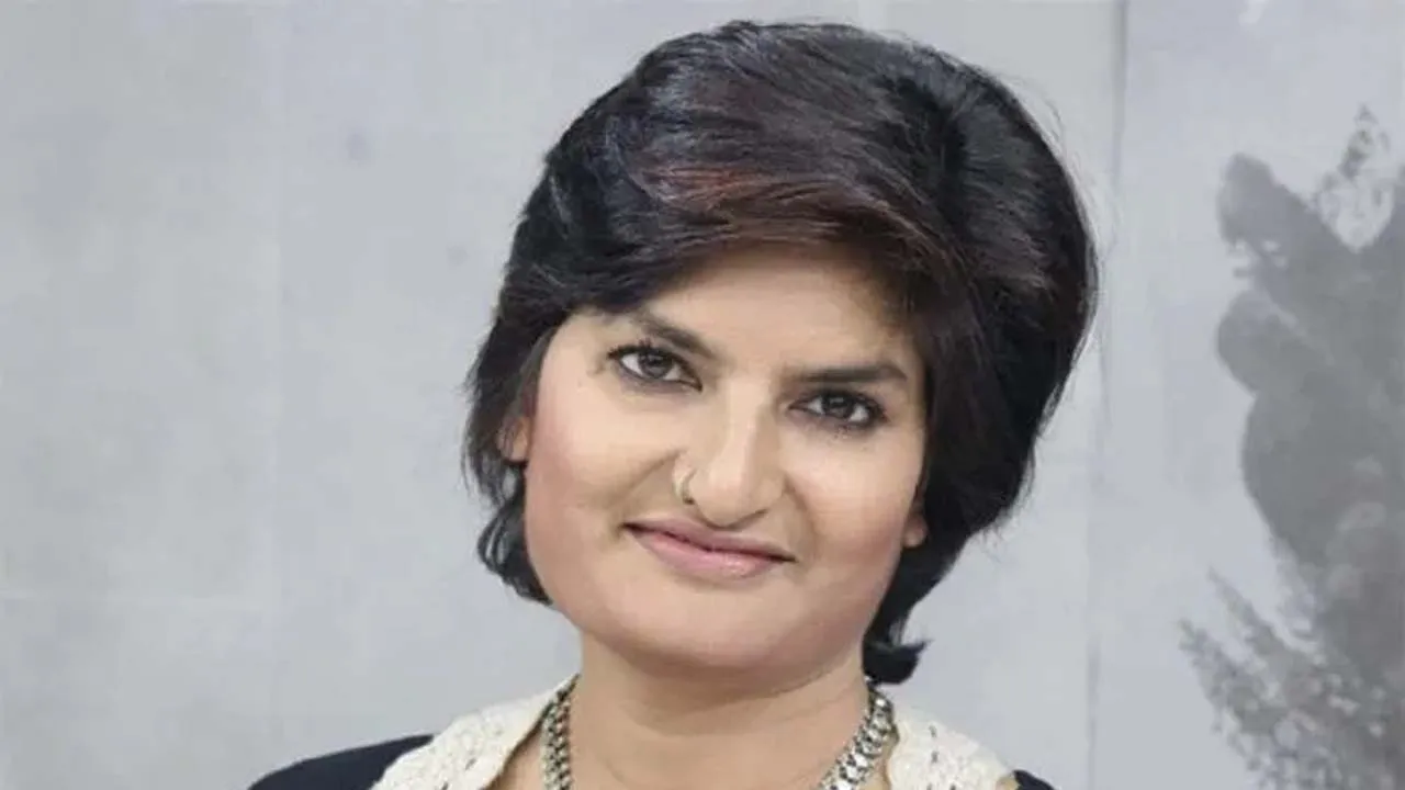 সাংবাদিক মুন্নী সাহার দেশত্যাগে নিষেধাজ্ঞা
