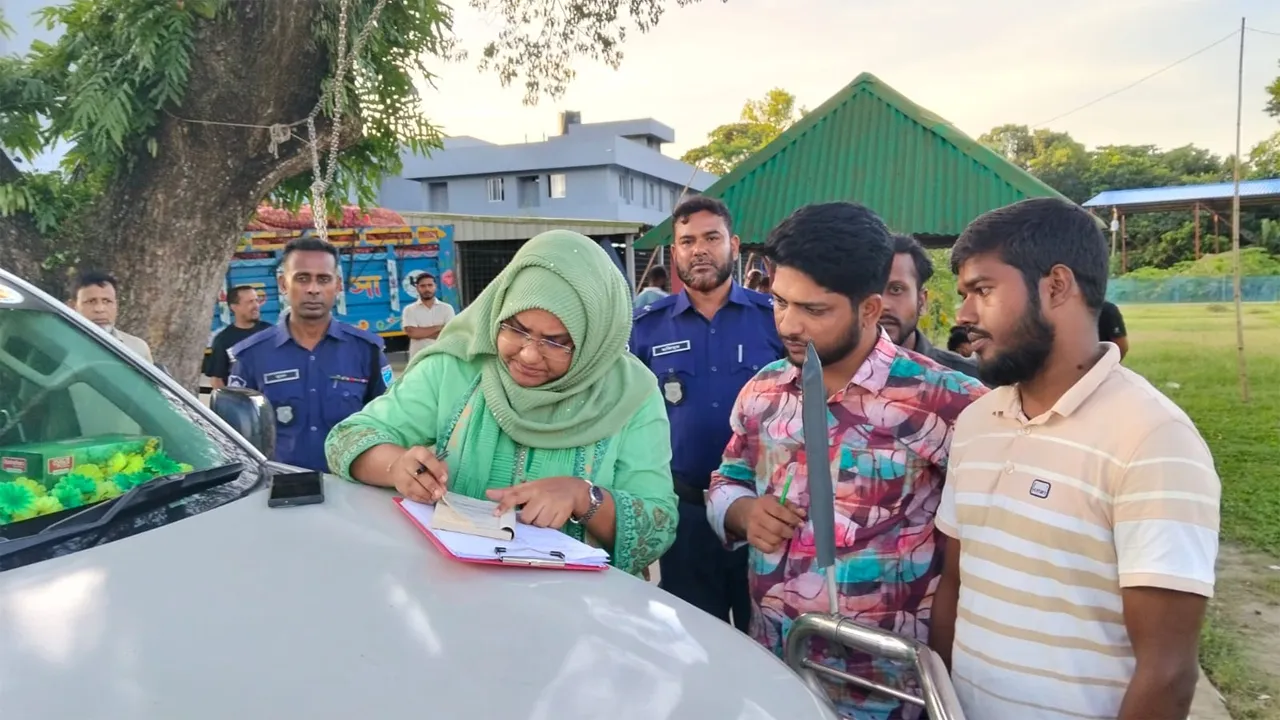 মুন্সীগঞ্জে নদী তীরে অবৈধ বালু ভরাট, দেড় লাখ টাকা জরিমানা