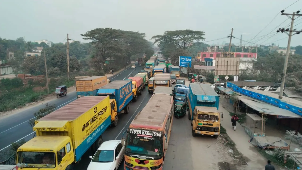 মুন্সীগঞ্জে ঢাকা-চট্টগ্রাম মহাসড়কে ১৩ কিলোমিটার যানজট
