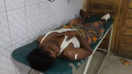মুন্সীগঞ্জে তথ্যদাতা সন্দেহে যুবককে পিটিয়ে জখম
