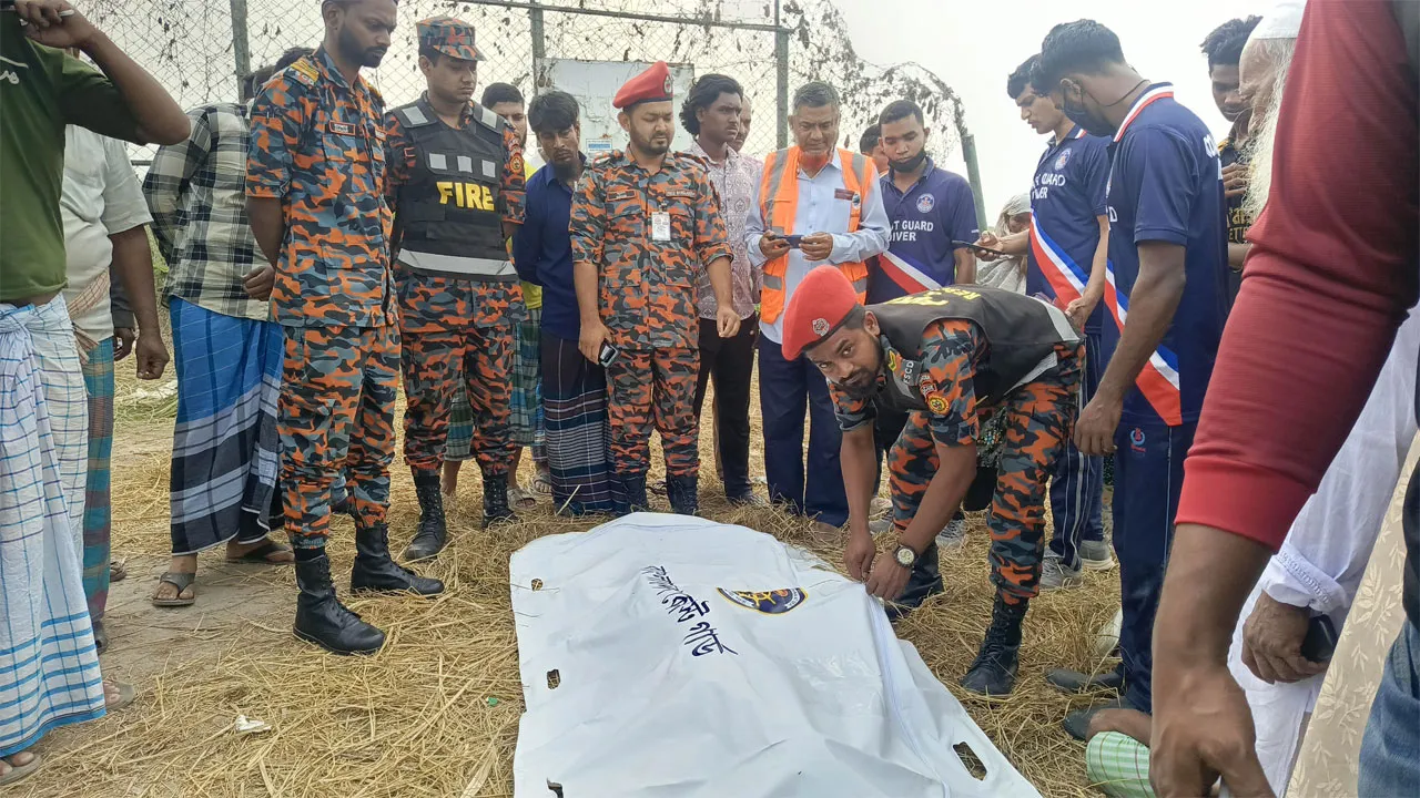 ৪৩ ঘণ্টা পর পদ্মায় নিখোঁজ শিক্ষার্থীর লাশ উদ্ধার