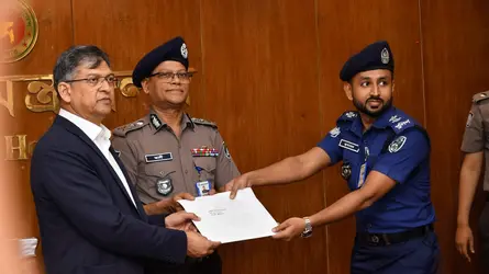 গ্যাংরেপ ও হত্যাকাণ্ডের রহস্য উদঘাটন, ৩ কর্মকর্তাকে সম্মাননা