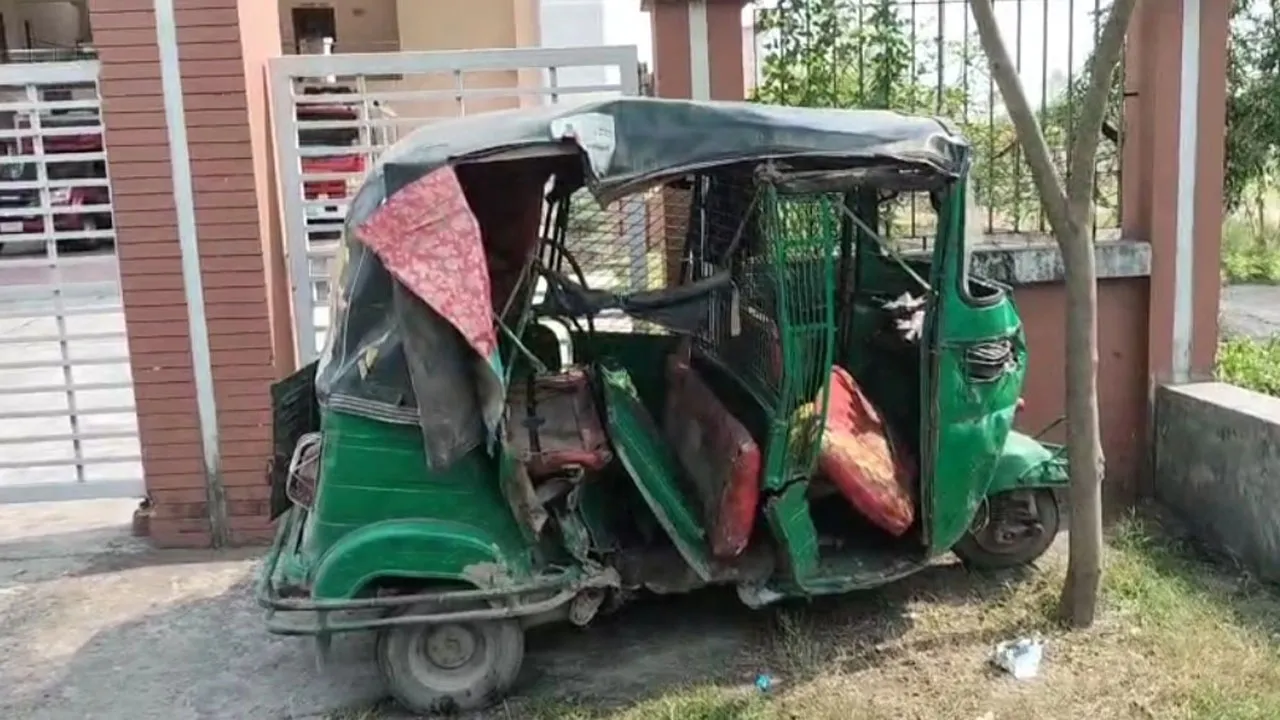 মুন্সীগঞ্জে সিএনজি-পিকআপের মুখোমুখি সংঘর্ষে আহত ৩