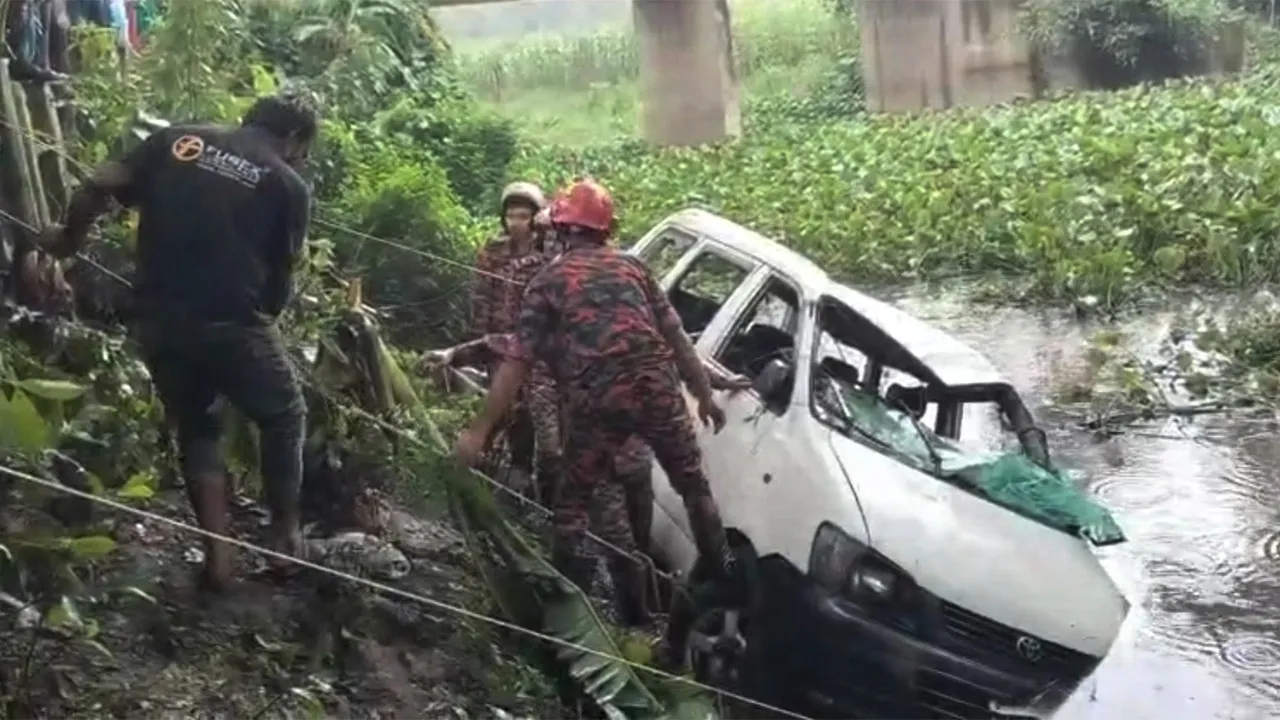 মুন্সীগঞ্জে প্রবাসীকে বিদায় জানাতে যাওয়ার পথে সড়ক দুর্ঘটনায় স্ত্রী নিহত