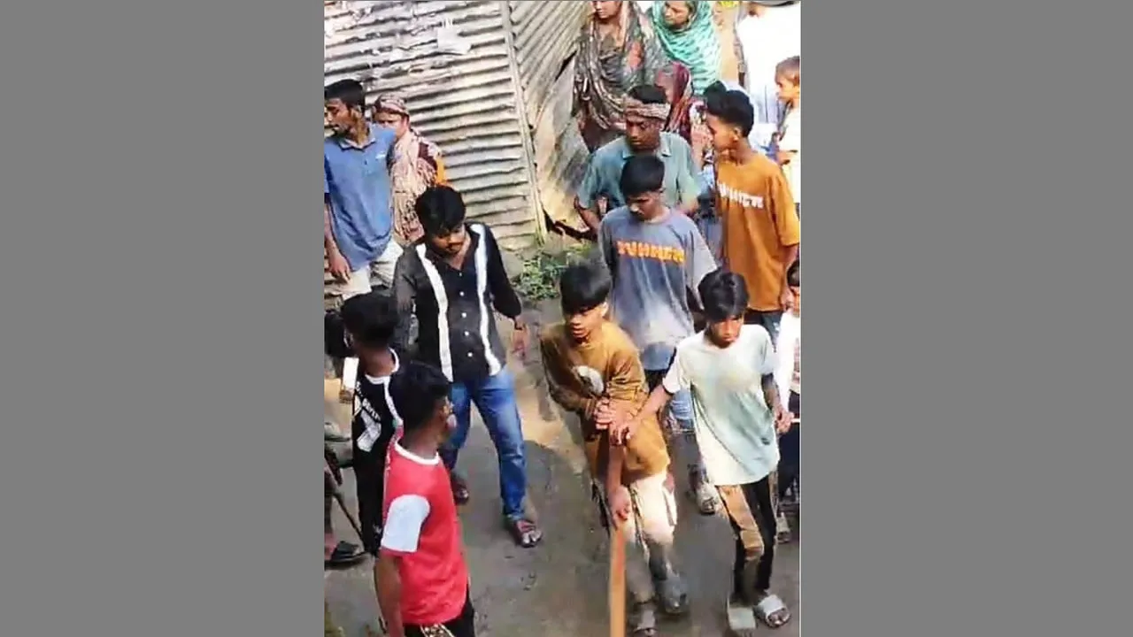 টঙ্গীবাড়িতে কিশোর গ্যাংয়ের বিরুদ্ধে স্বর্ণ ও টাকা লুটের অভিযোগ