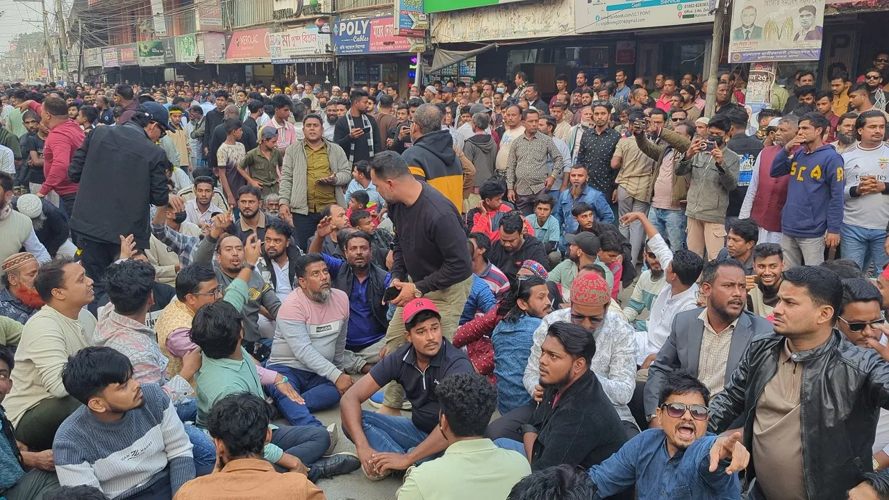 মুন্সীগঞ্জ-৩ আসনে প্রার্থিতা বাতিলের দাবিতে বিএনপির বিক্ষোভ