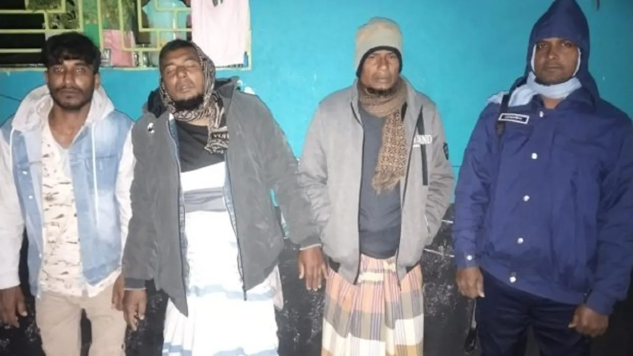 মুন্সীগঞ্জে সেনাবাহিনীর অভিযান, অস্ত্রসহ ৩ সন্ত্রাসী আটক