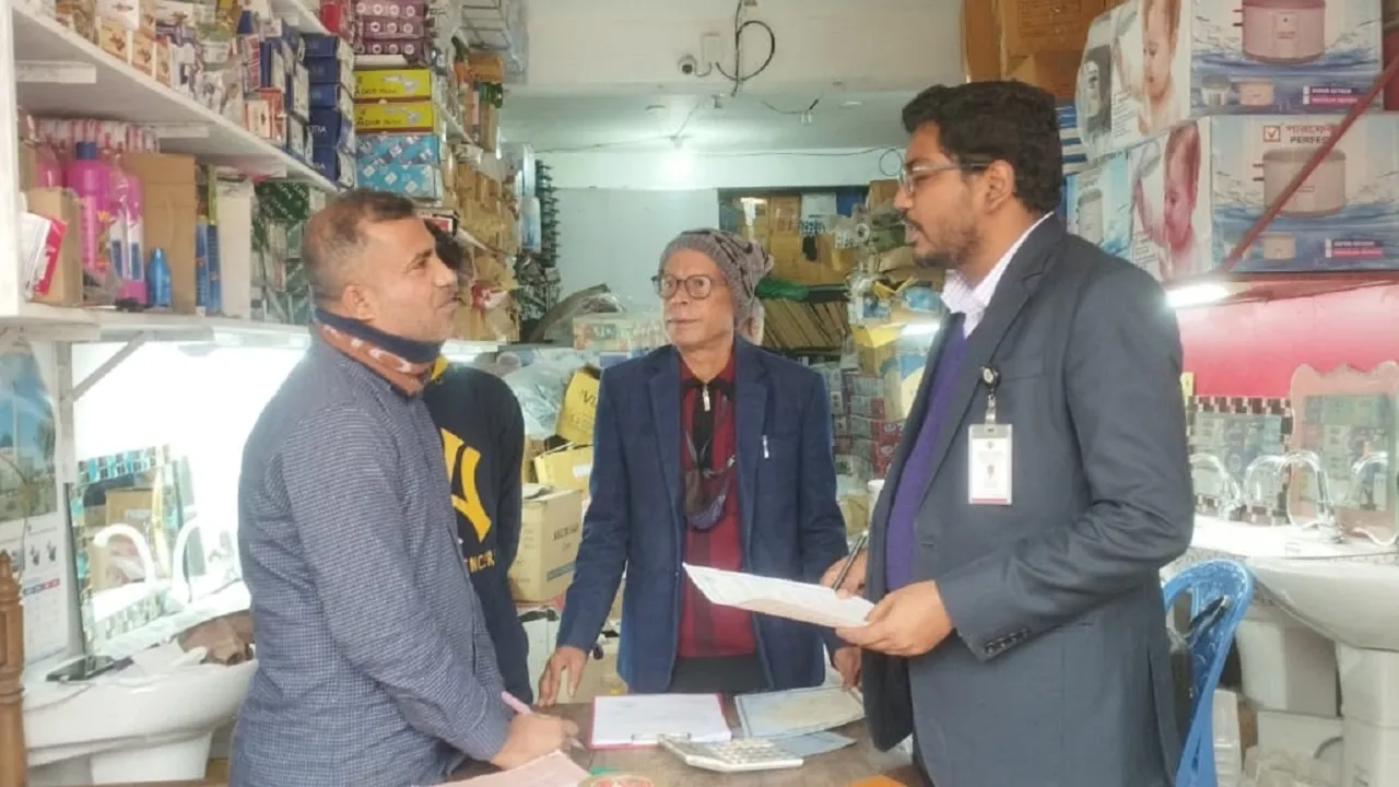 মুন্সীগঞ্জে অতিরিক্ত দামে এলপি গ্যাস বিক্রি, তিন ব্যবসায়ীকে জরিমানা