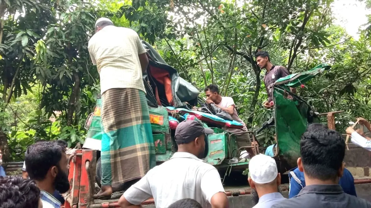 মুরাদনগরে সড়ক দুর্ঘটনায় নিহত ১