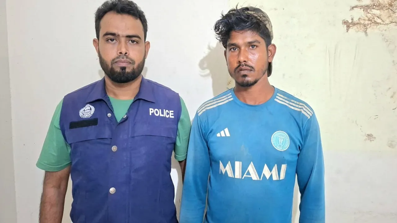 মুরাদনগরে তিতাস নদী থেকে অবৈধ ড্রেজারে বালু উত্তোলন, গ্রেফতার ১