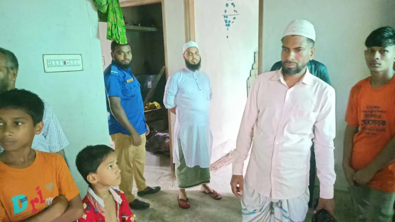 পিরোজপুরে বৃদ্ধাকে গলা কেটে হত্যা