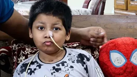 মাথায় কৃত্রিম খুলি নিয়ে বেঁচে আছে ছোট্ট মুসা