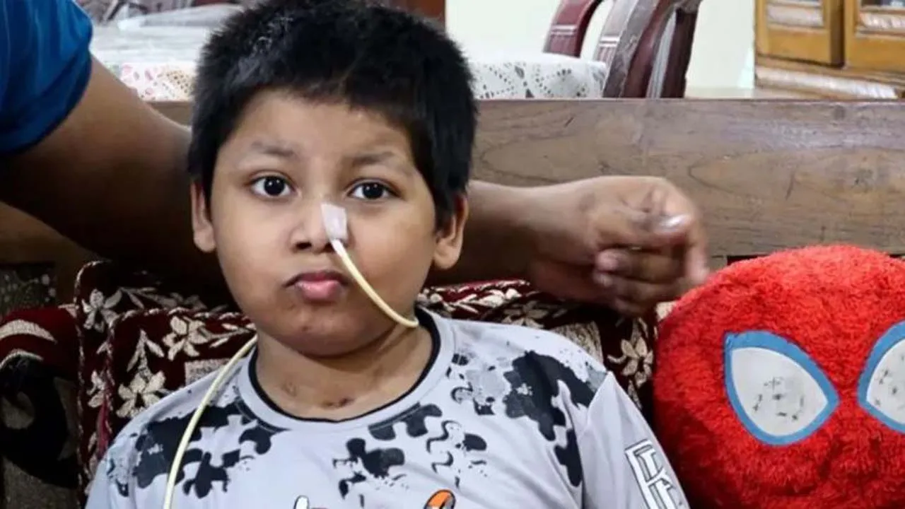 মাথায় কৃত্রিম খুলি নিয়ে বেঁচে আছে ছোট্ট মুসা
