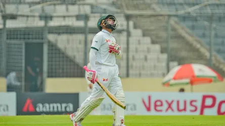 ৪০০ পেরিয়ে থামলো বাংলাদেশ