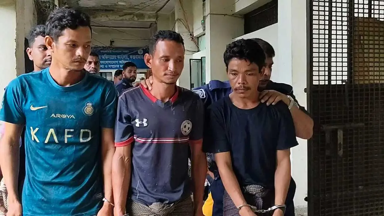 টেকনাফে আটক মিয়ানমারের তিন নিরাপত্তাকর্মী কারাগারে