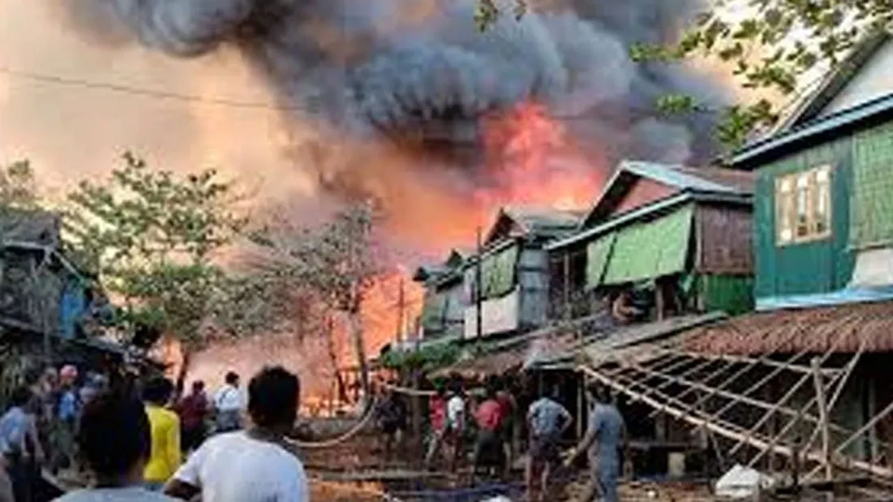 মিয়ানমারে সামরিক বাহিনীর বিমান হামলায় নিহত ১৭