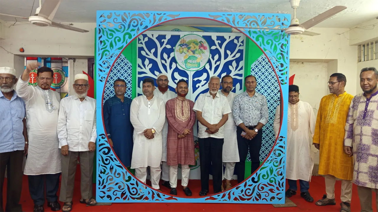 ময়মনসিংহ প্রেসক্লাবে ফল উৎসব