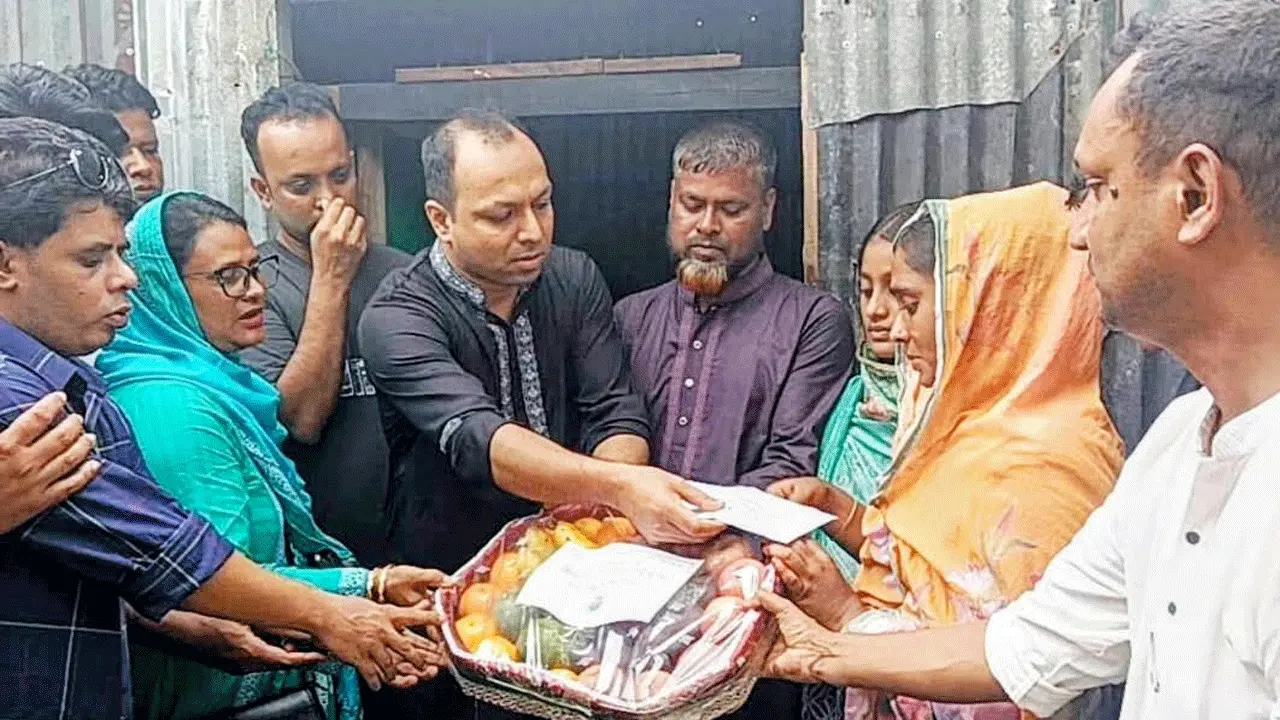 তারেক রহমানের পক্ষ থেকে জুলাই শহীদ বিপ্লবের পরিবারকে উপহার