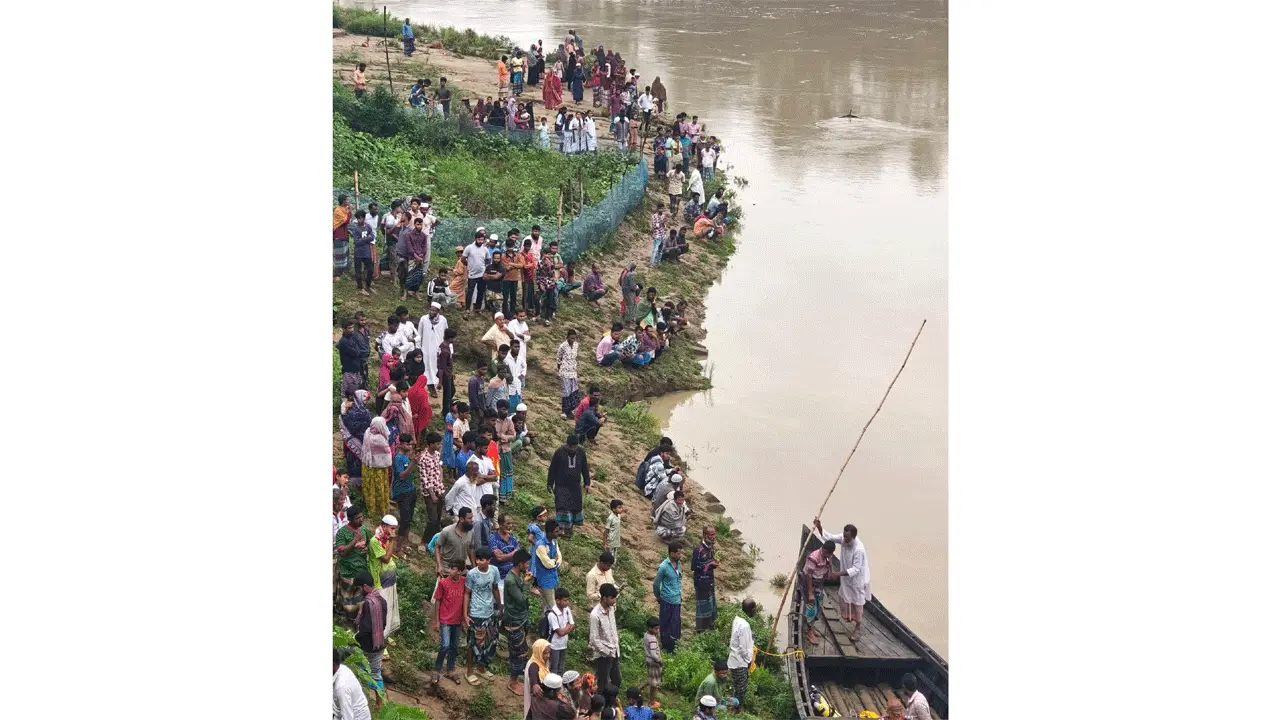 ময়মনসিংহে কংস নদের স্রোতে ভেসে নিখোঁজ পাউবোর কর্মী