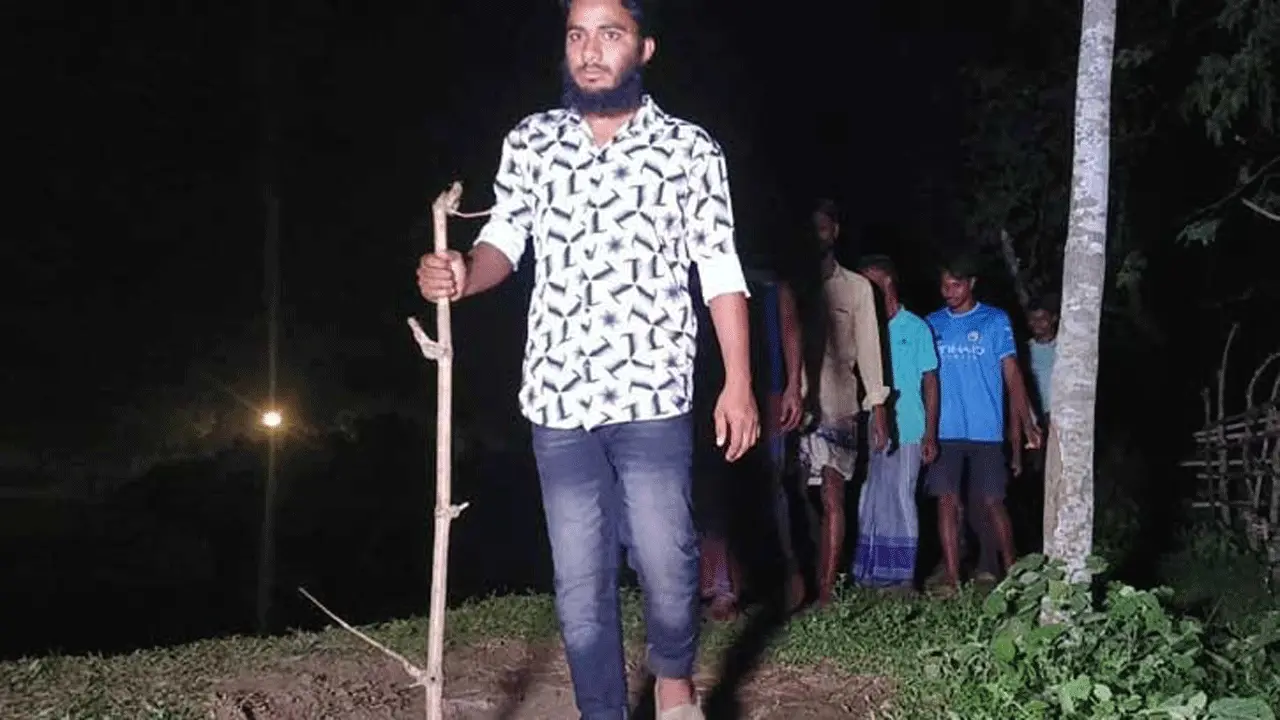 ময়মনসিংহ সীমান্তে ‘পুশইন’ আতঙ্ক, রাত জেগে পাহারা