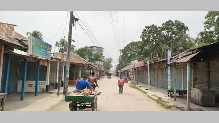 ঈশ্বরগঞ্জে ব্যবসায়ীর ওপর হামলার প্রতিবাদে বাজার লকডাউন