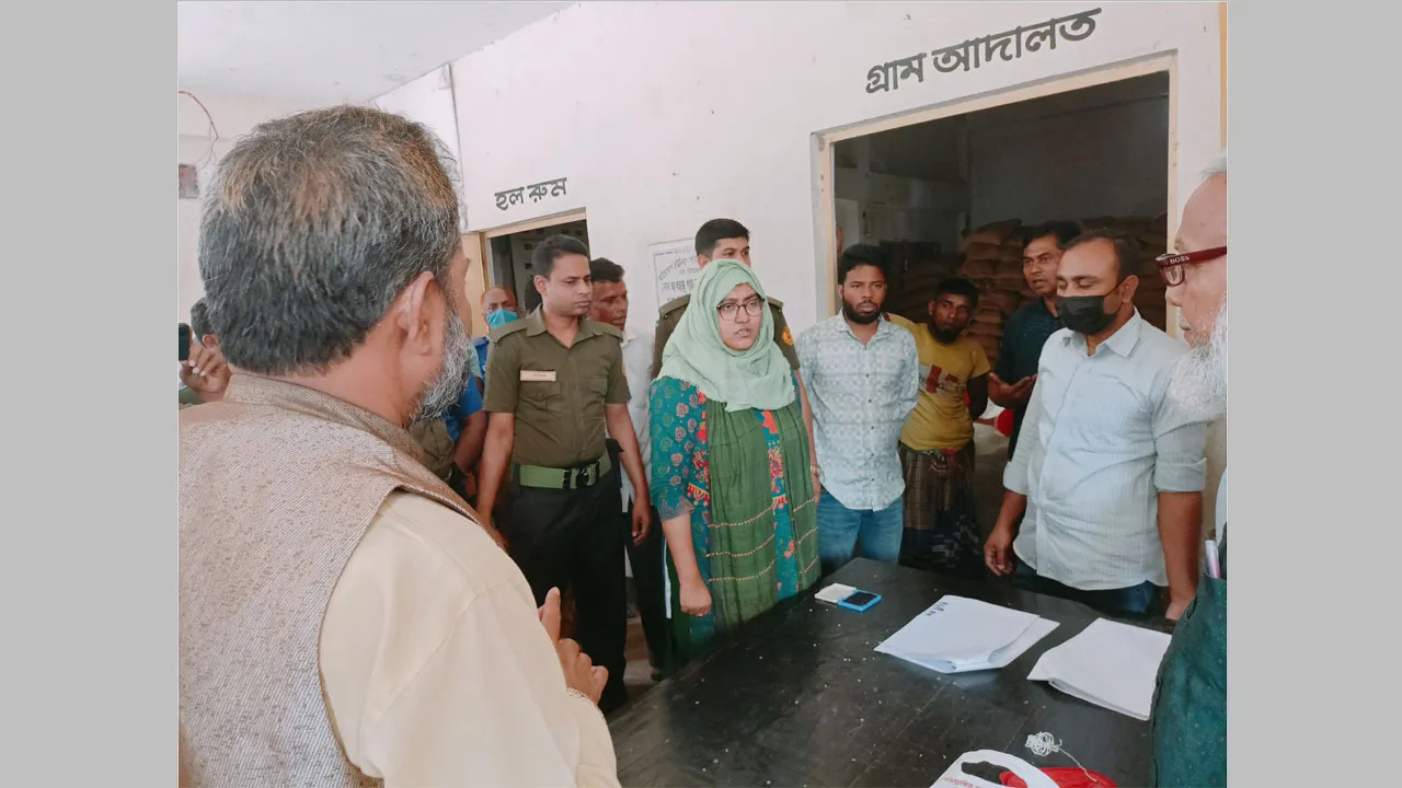 ঈশ্বরগঞ্জে ভিজিএফ চাল বিতরণে অনিয়ম ও অনুমোদনহীন তালিকার অভিযোগ