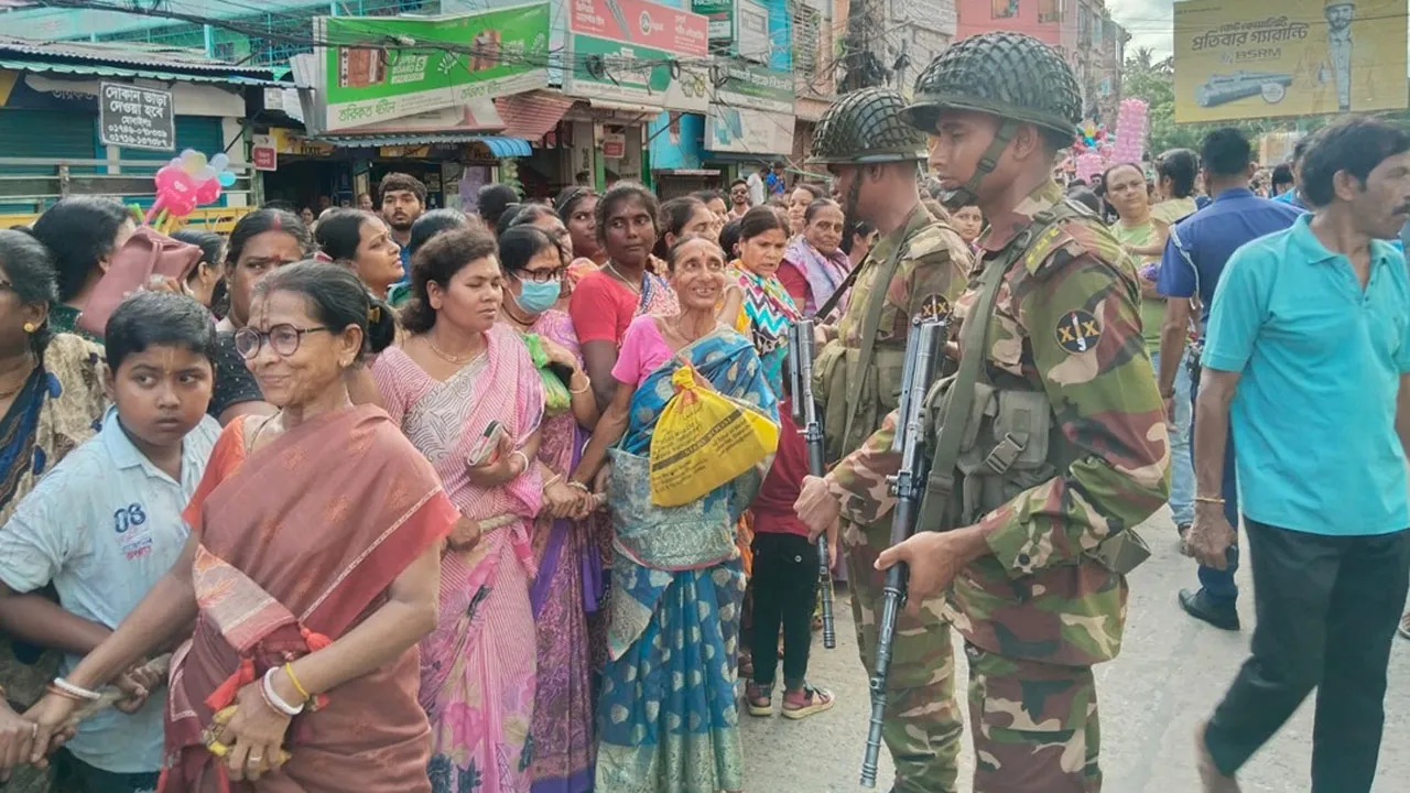 সেনাবাহিনীর নিরাপত্তায় ময়মন‌সিংহে নির্বিঘ্নে রথযাত্রা উৎসব উদযাপন