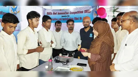 আলু থেকে পচনশীল পলিথিন উদ্ভাবনের রেকর্ড ৩ স্কুলছাত্রের