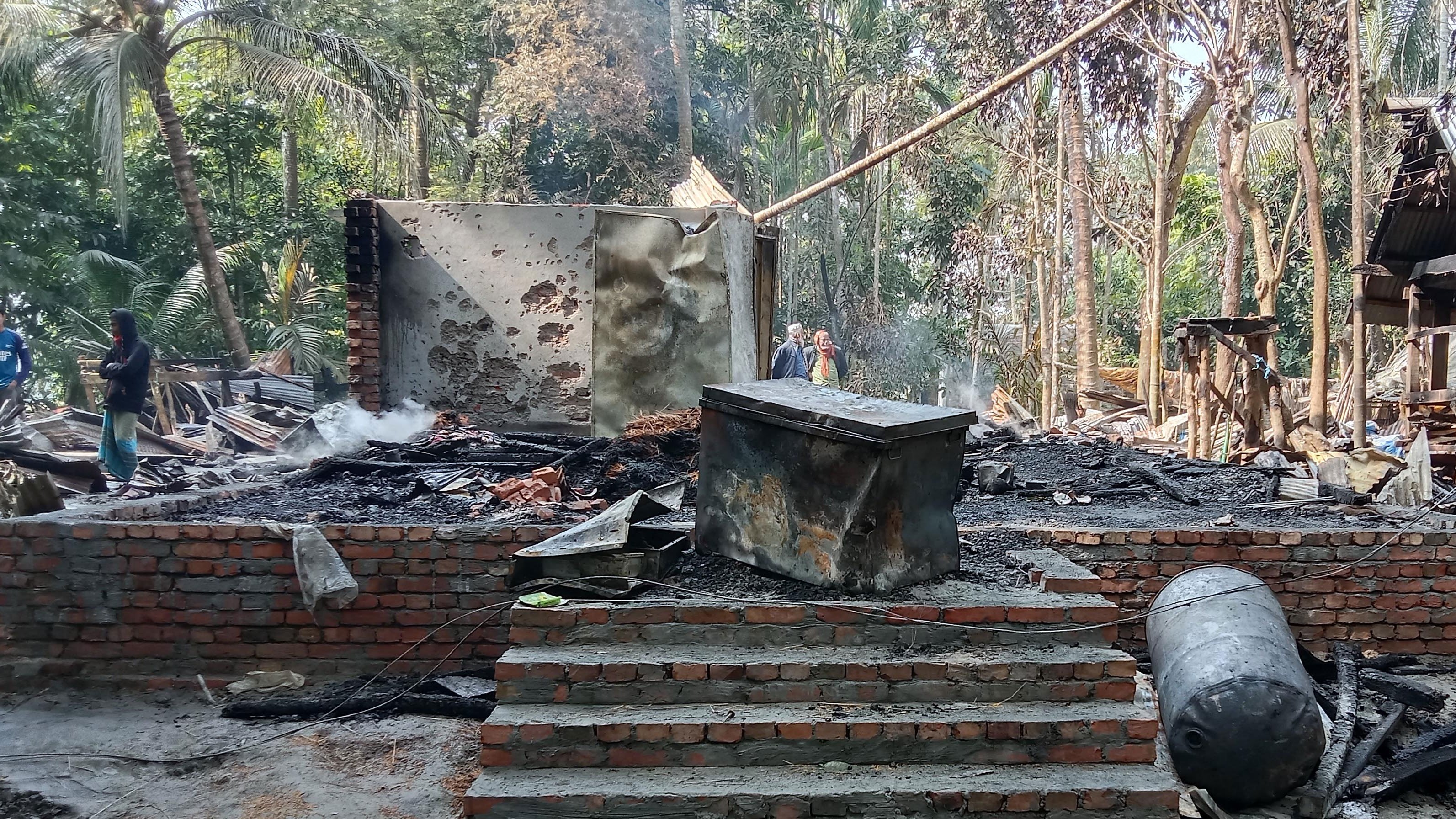 Mysterious-fire-in-Kanthalia,-house-burnt-to-ashes