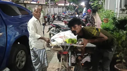 গুলিতে নিহত ছেলের অন্তেষ্টিক্রিয়া নিয়ে বাবা-মায়ের টানাটানি